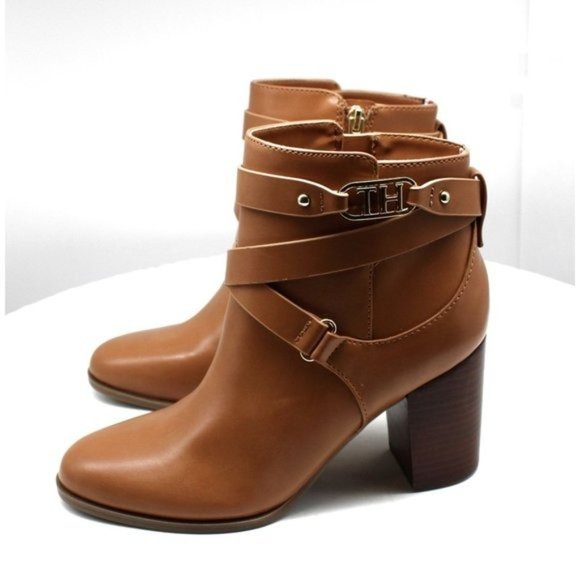 Tommy Hilfiger Darhla Block Heel Bootie (size 7.5) - Picture 6 of 8